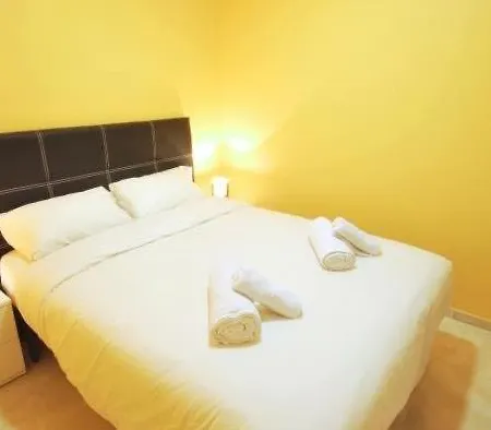 Homenfun Paralelo Apartment